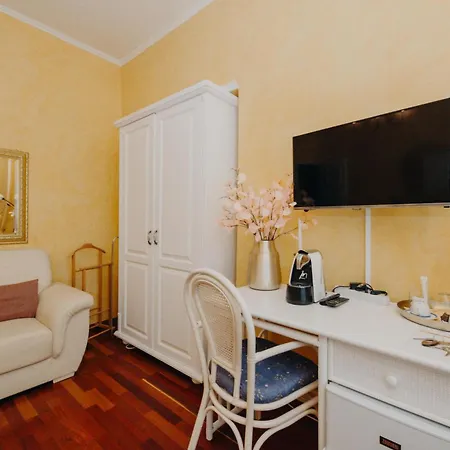 And Rossella 2 Apartament