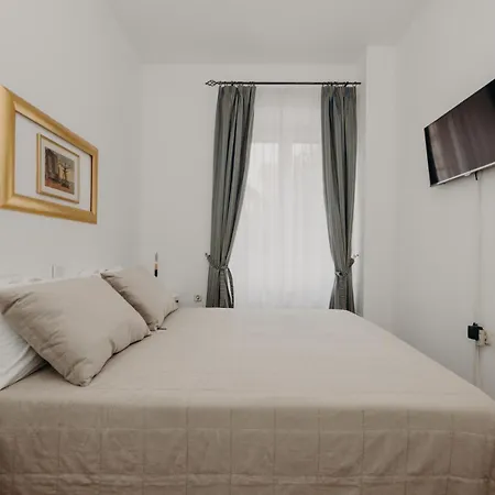 And Rossella 2 Apartament