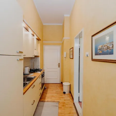 And Rossella 2 Apartament